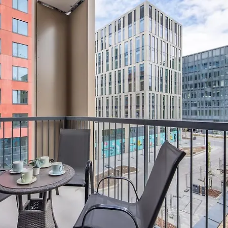 Brand New - Modern & Comfy At River *