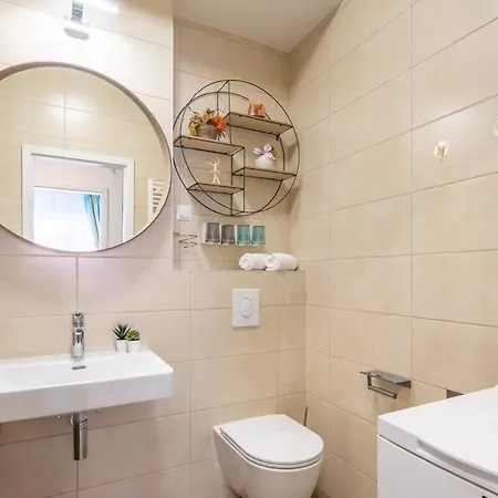 Apartment Brand New - Modern & Comfy At River Budapest