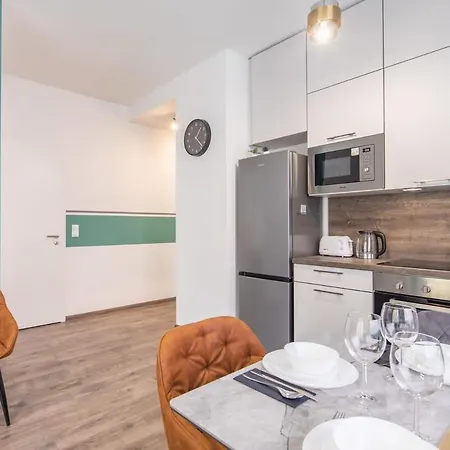 Brand New - Modern & Comfy At River Budapest