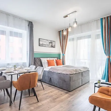 Brand New - Modern & Comfy At River Budapest